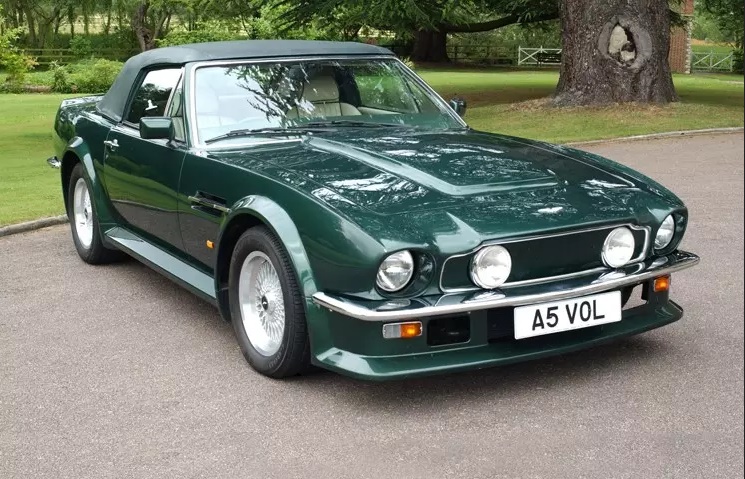 Aston Martin V8 Vantage 1977 bis 1990.jpg